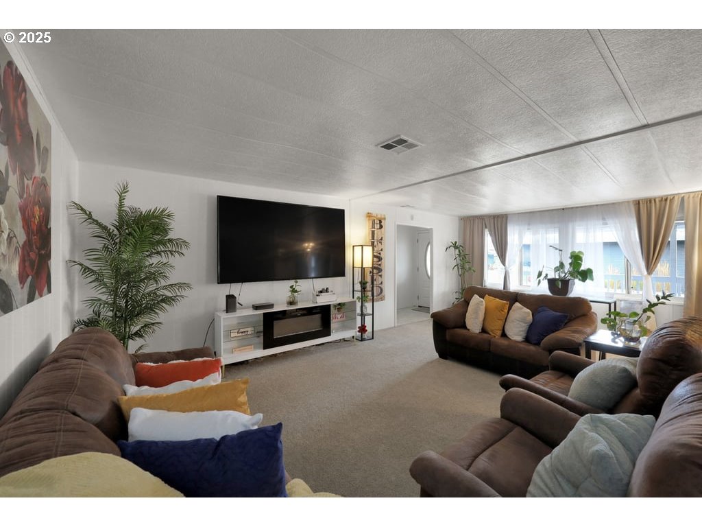 1800 Lakewood Ct 36 Property Photo 10
