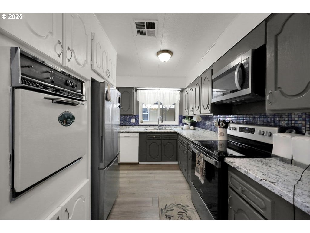 1800 Lakewood Ct 36 Property Photo 16