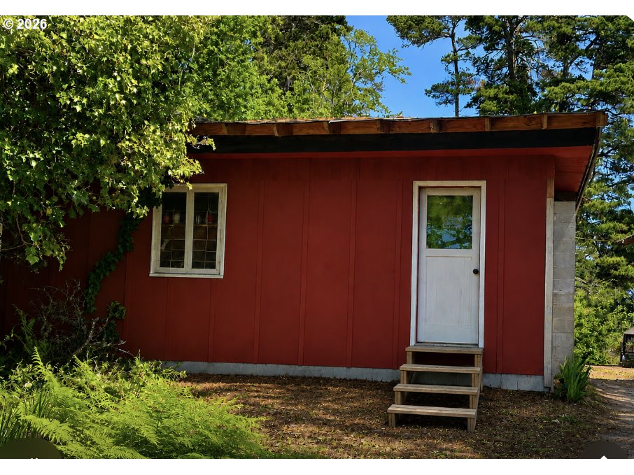 88029 Highway 101 Property Photo 1
