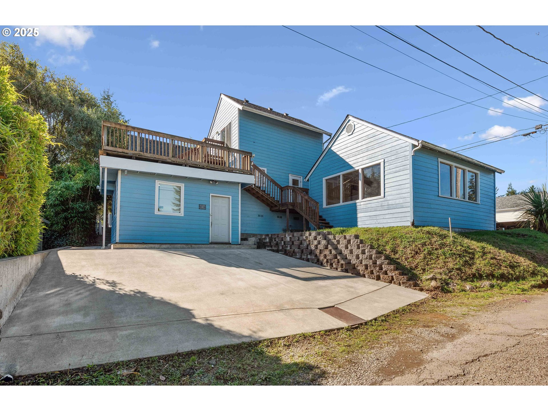 584 Exchange St Property Photo 2