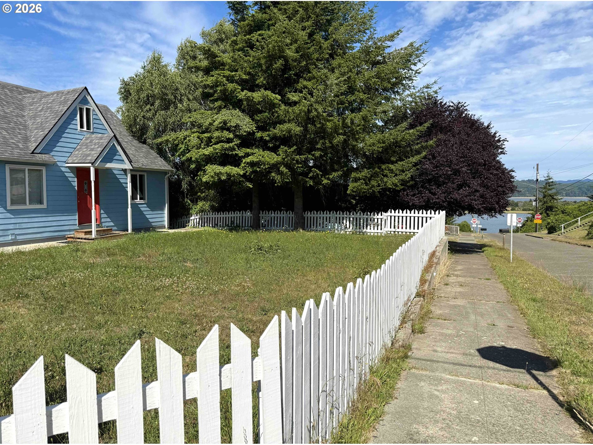 584 Exchange St Property Photo 4