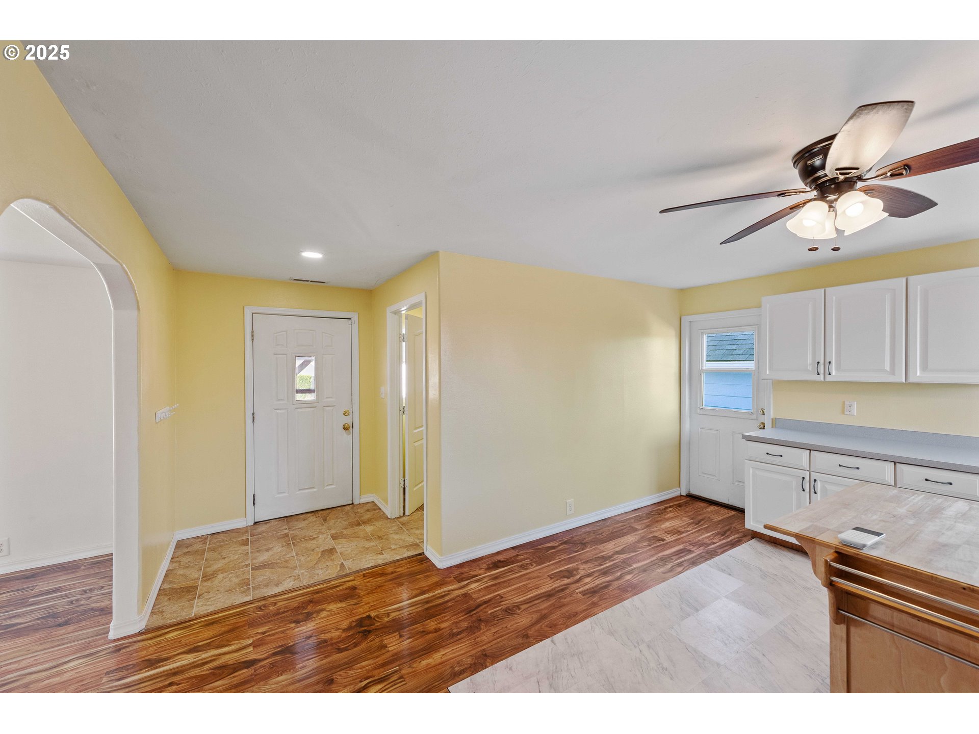 584 Exchange St Property Photo 11