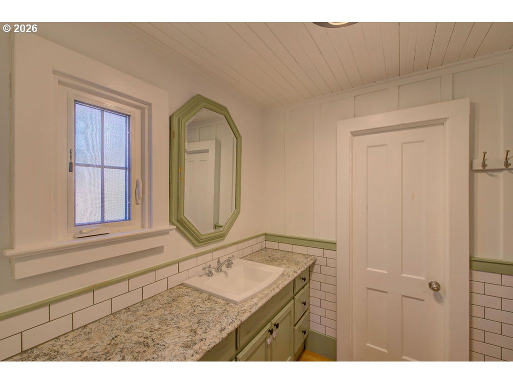 4506 Pacific Way Property Photo 21