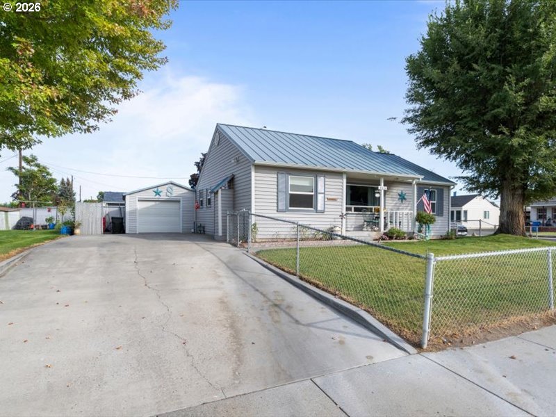 455 E Sunset Dr Property Photo 3