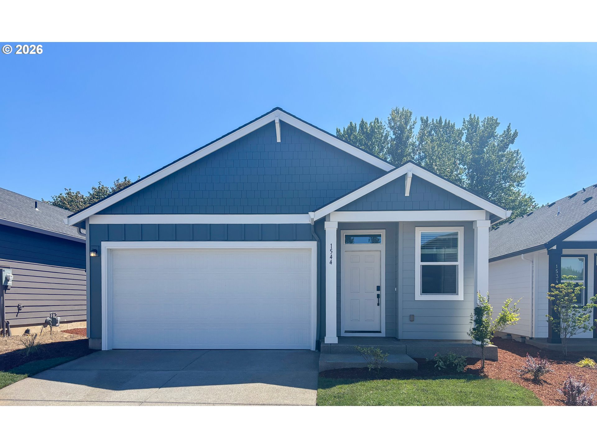 1544 N Young St Property Photo 1