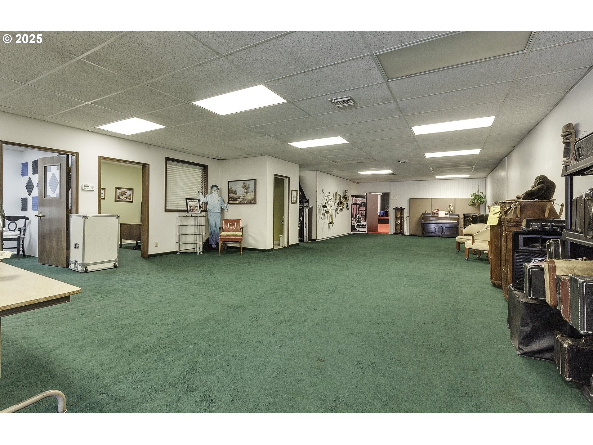 1105 N Riverside Ave Property Photo 16