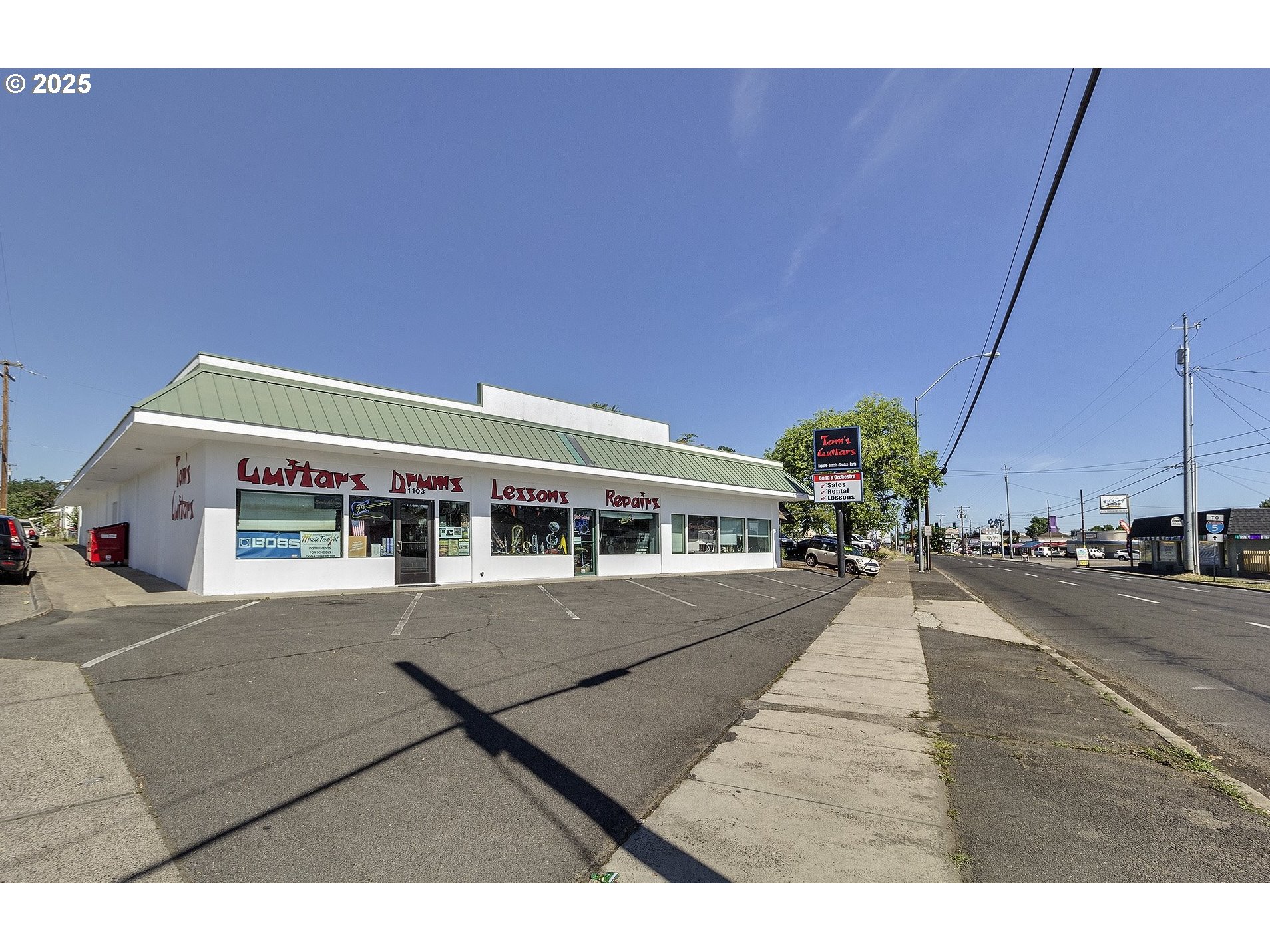 1105 N Riverside Ave Property Photo 25