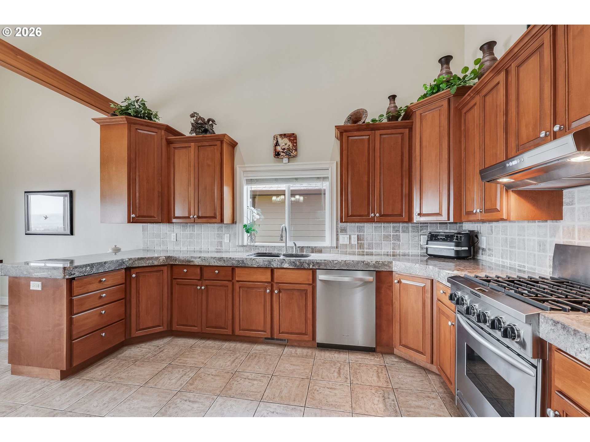 430 N Stonegate Dr Property Photo 3