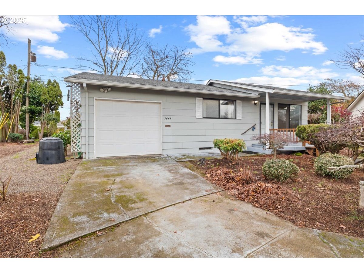 1444 Umpqua Ct Property Photo 2