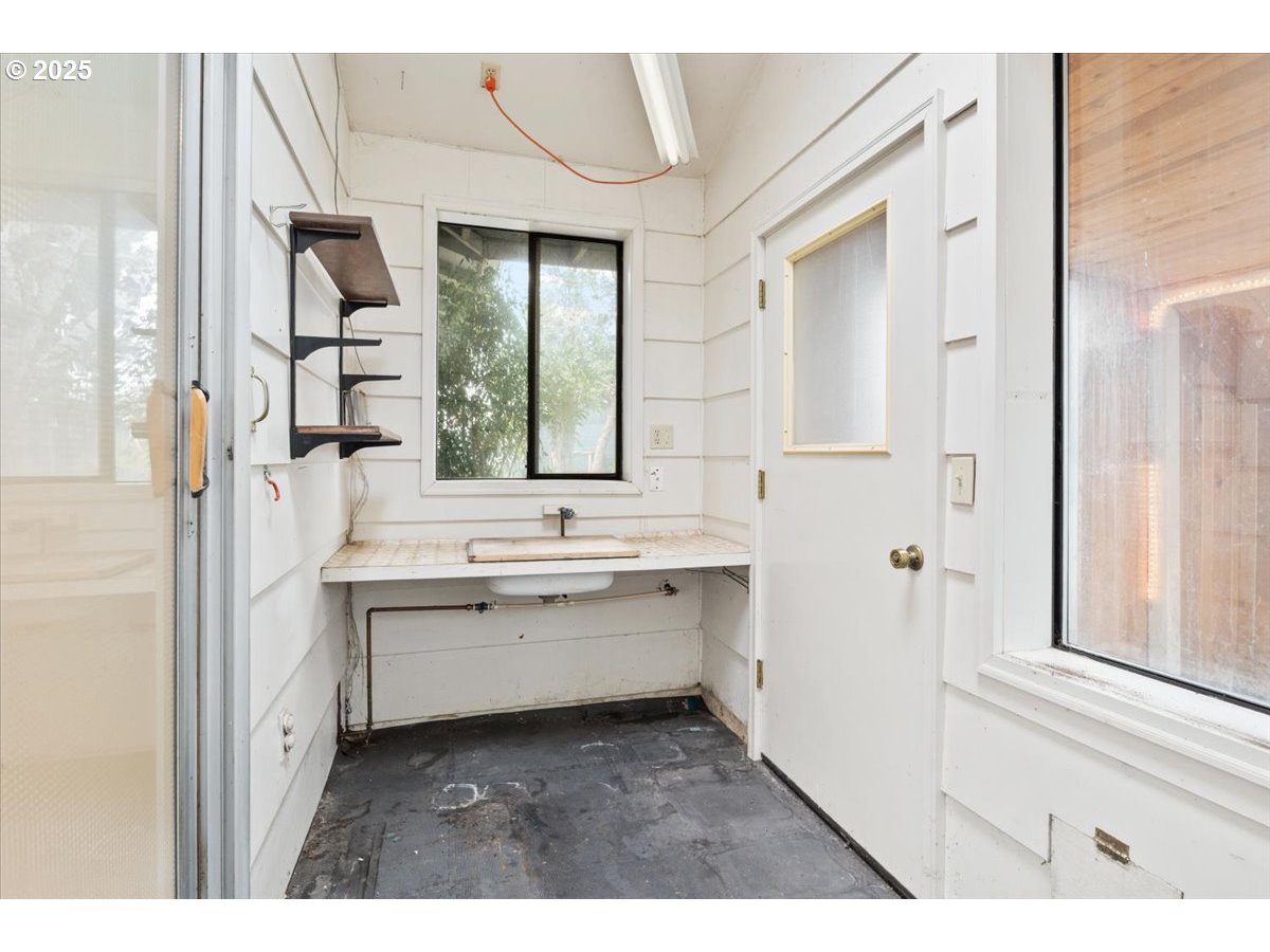 1444 Umpqua Ct Property Photo 7