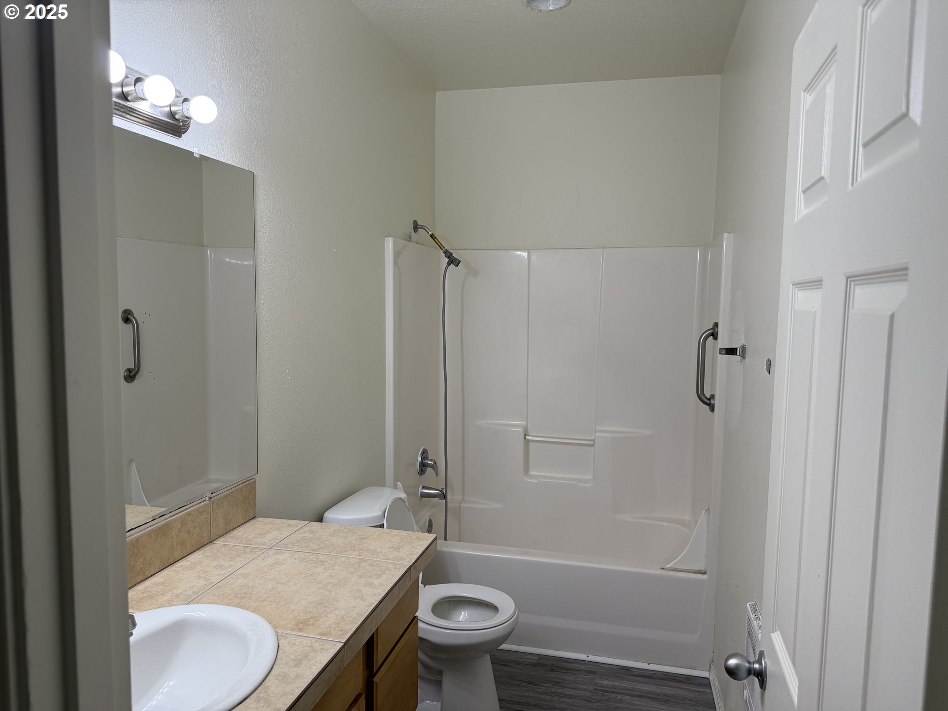 106 17th Ave Property Photo 16