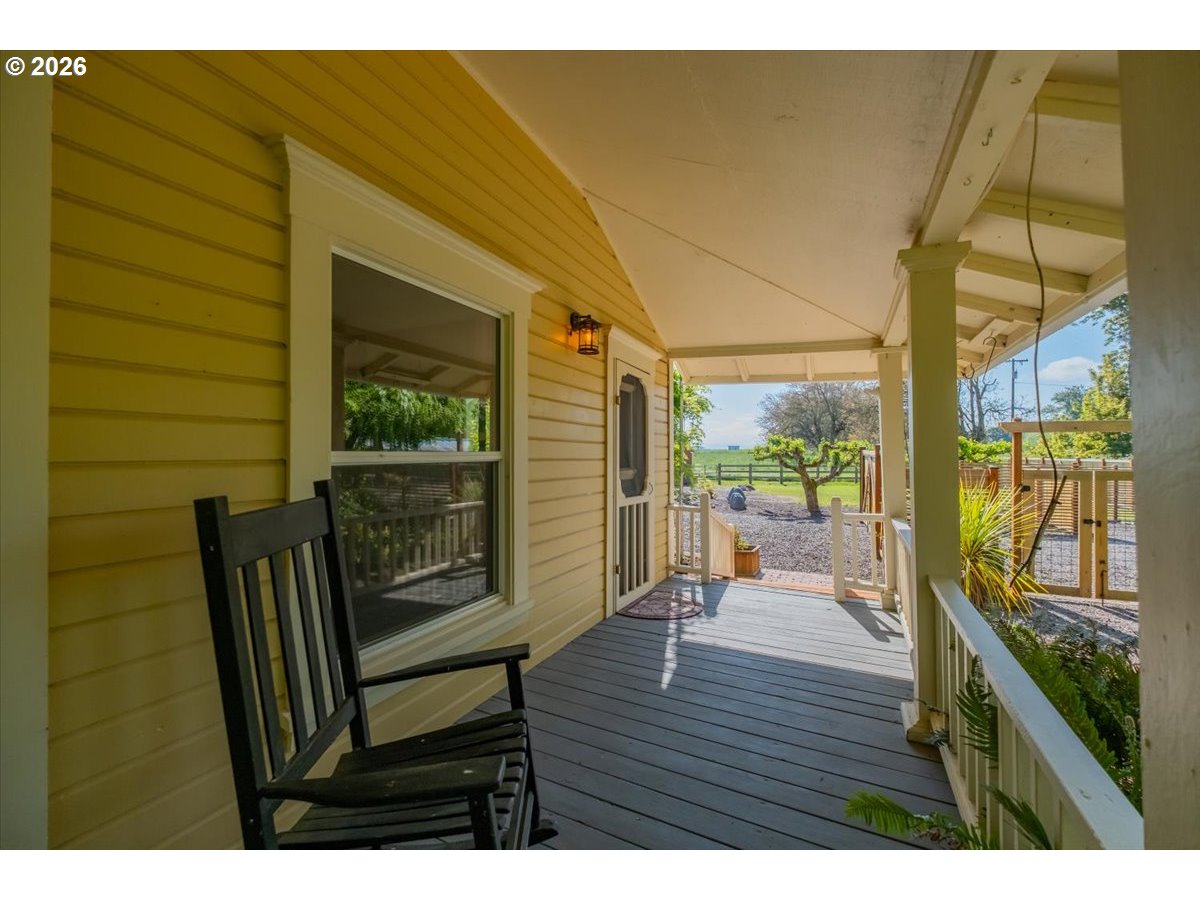 27536 Pearl St Property Photo 6