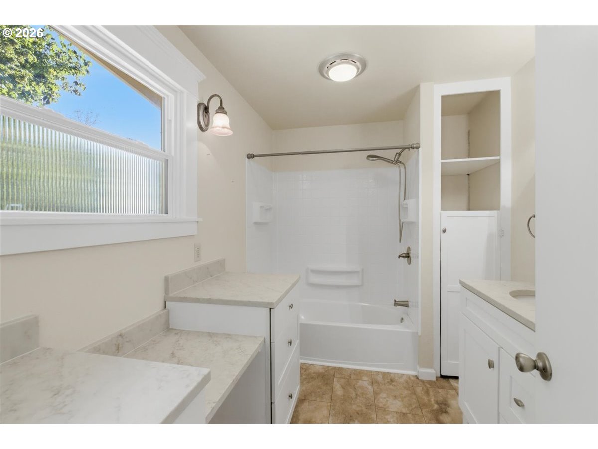 27536 Pearl St Property Photo 24