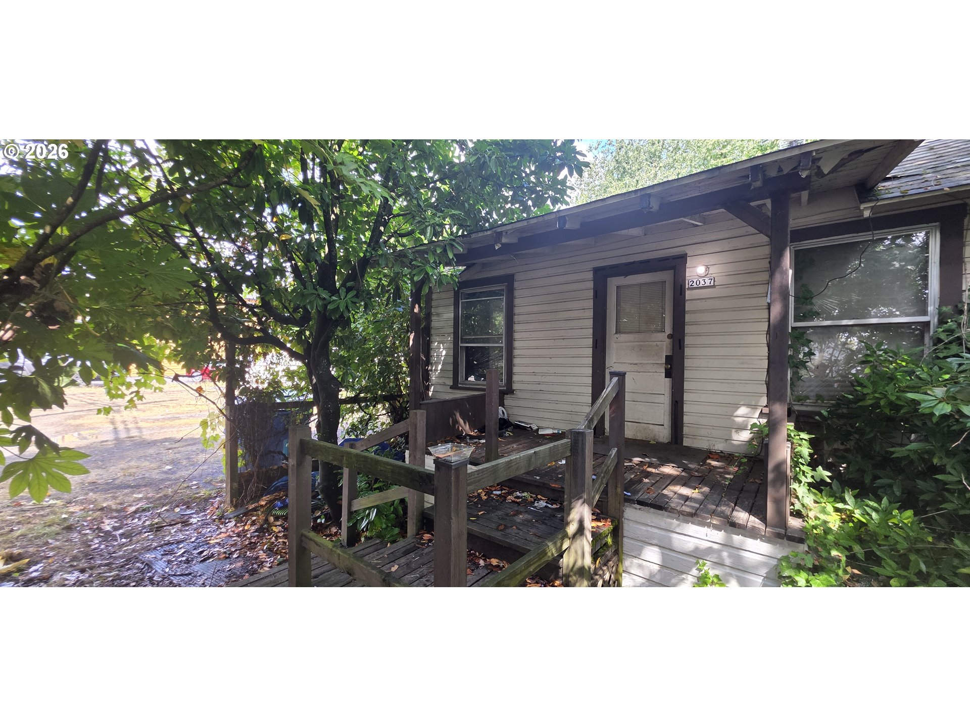 2037 E St Property Photo 1