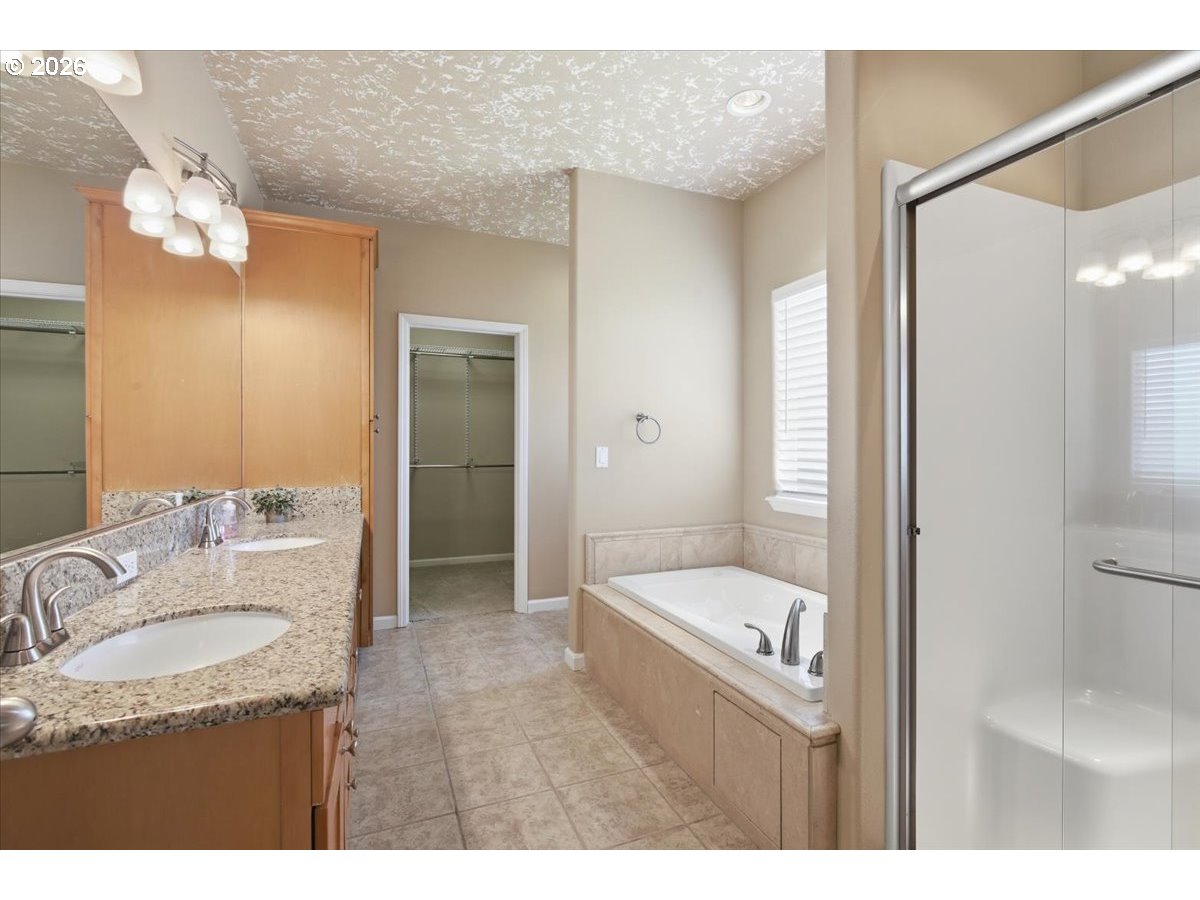 4061 Glendale Ave Ne Property Photo 20