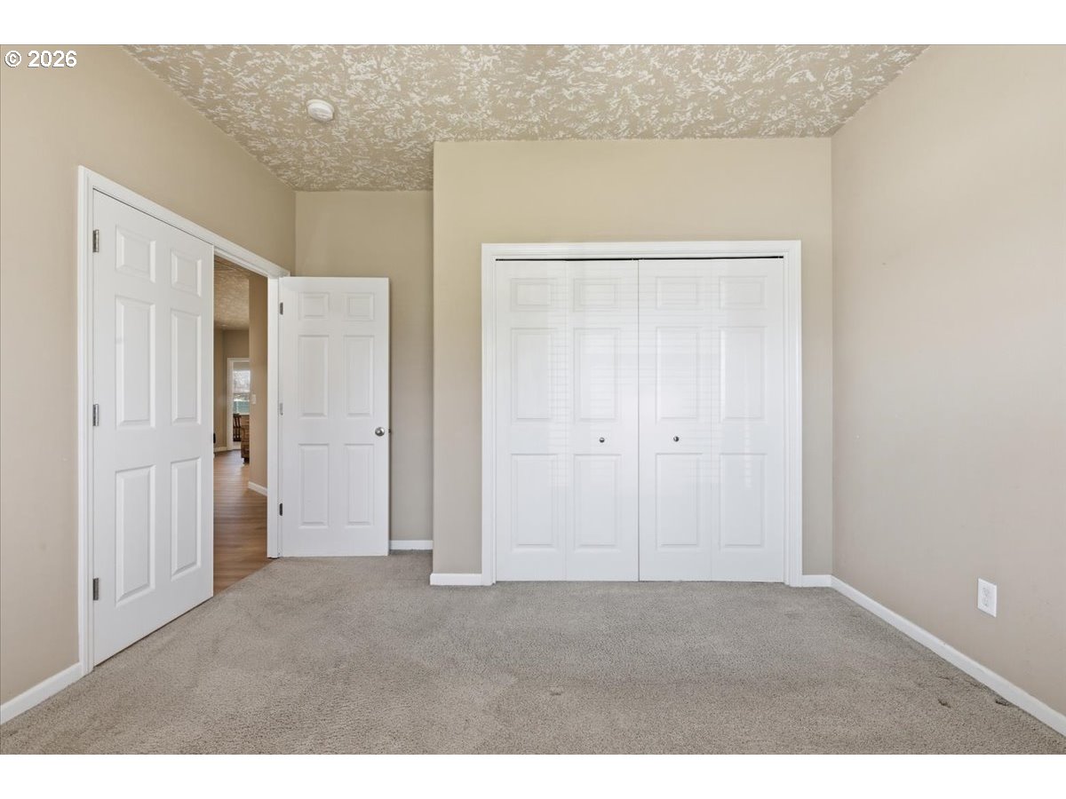 4061 Glendale Ave Ne Property Photo 27