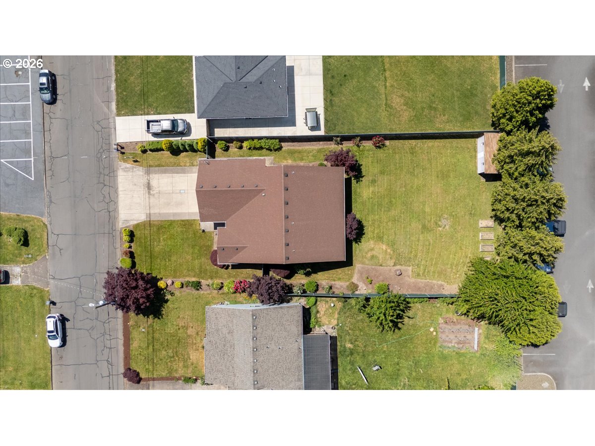 4061 Glendale Ave Ne Property Photo 41