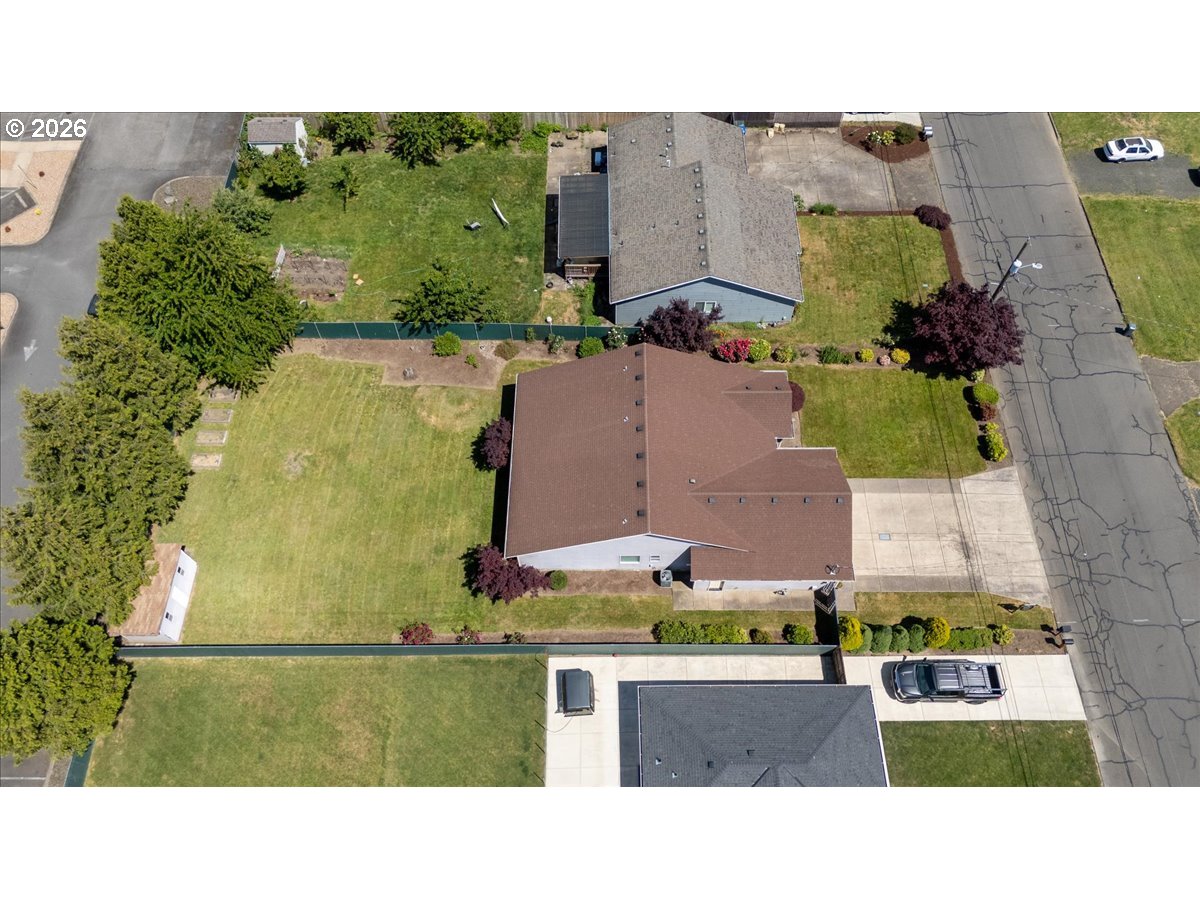4061 Glendale Ave Ne Property Photo 45