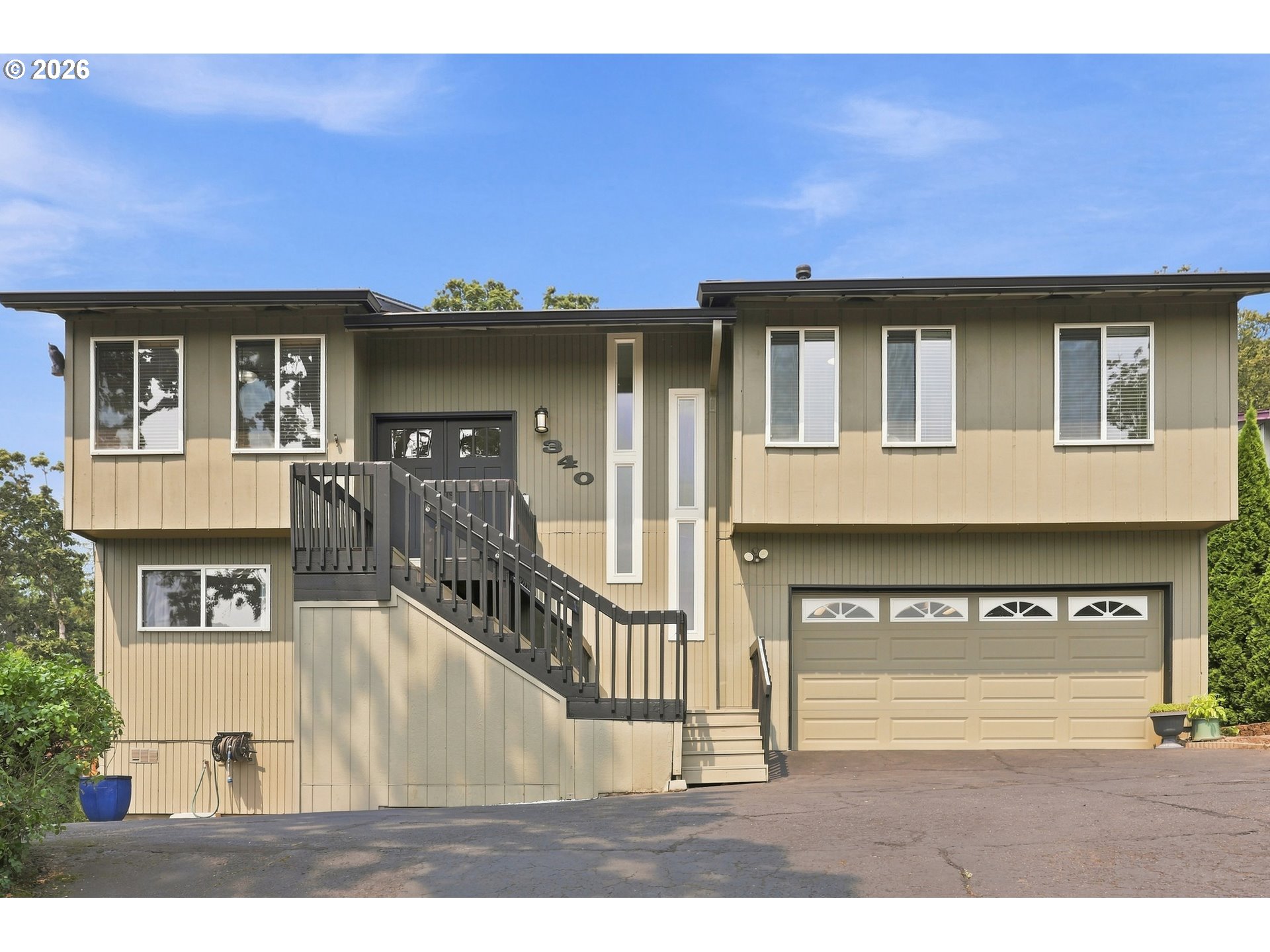 340 Patricia Dr Property Photo 1