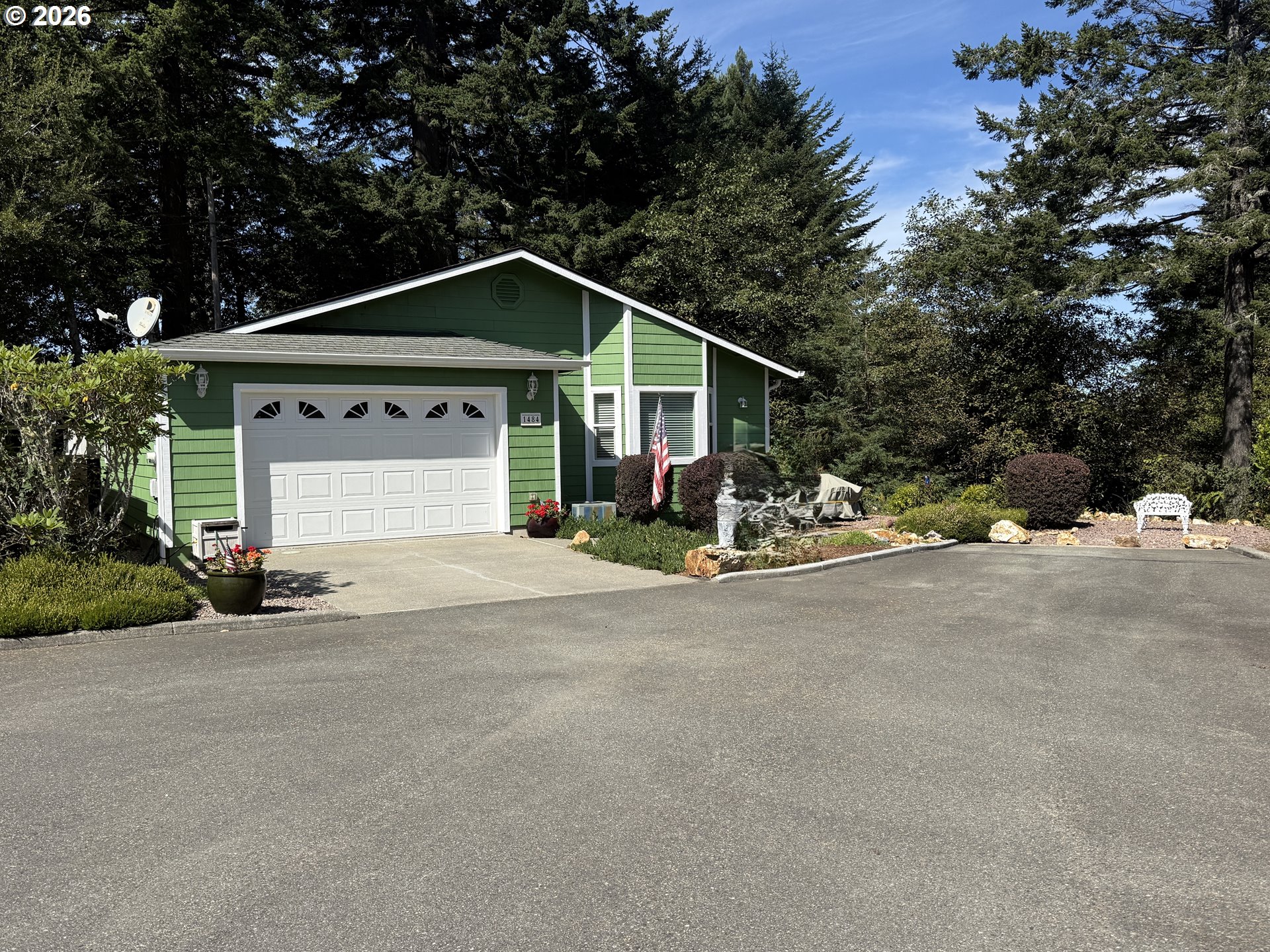 1484 Seacrest Ln Property Photo 1