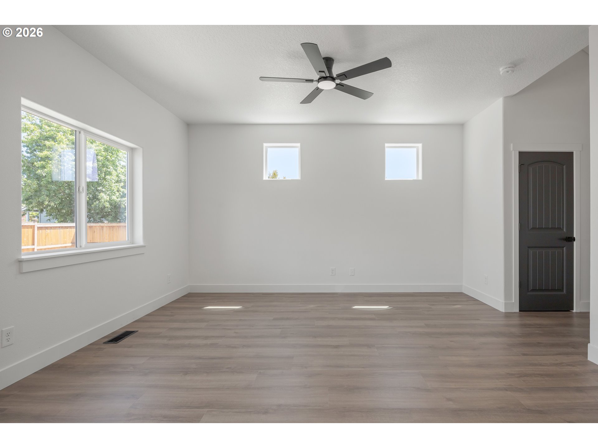 601 St Charles St Property Photo 10