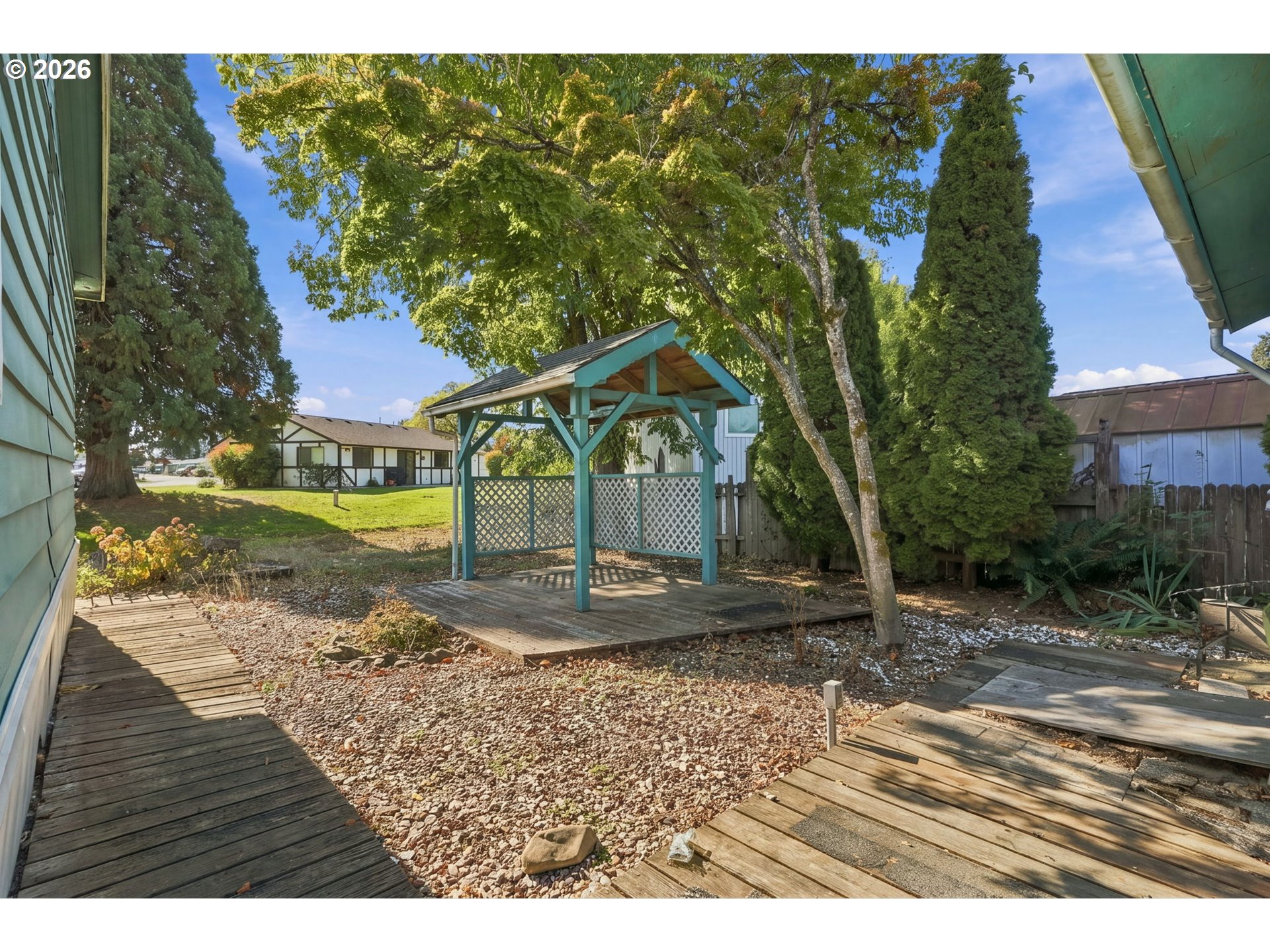 1225 W 10th Ave Property Photo 32