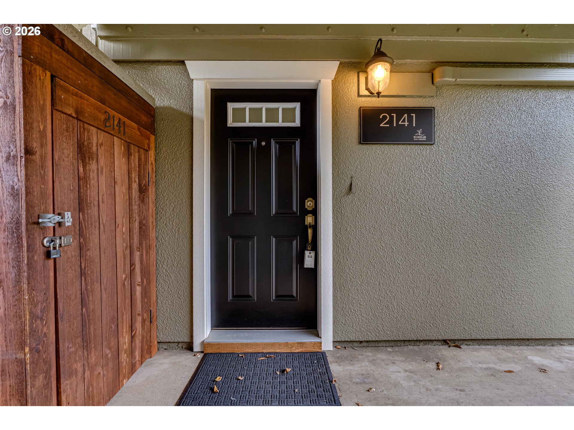 2141 W 15th Ct Property Photo 5