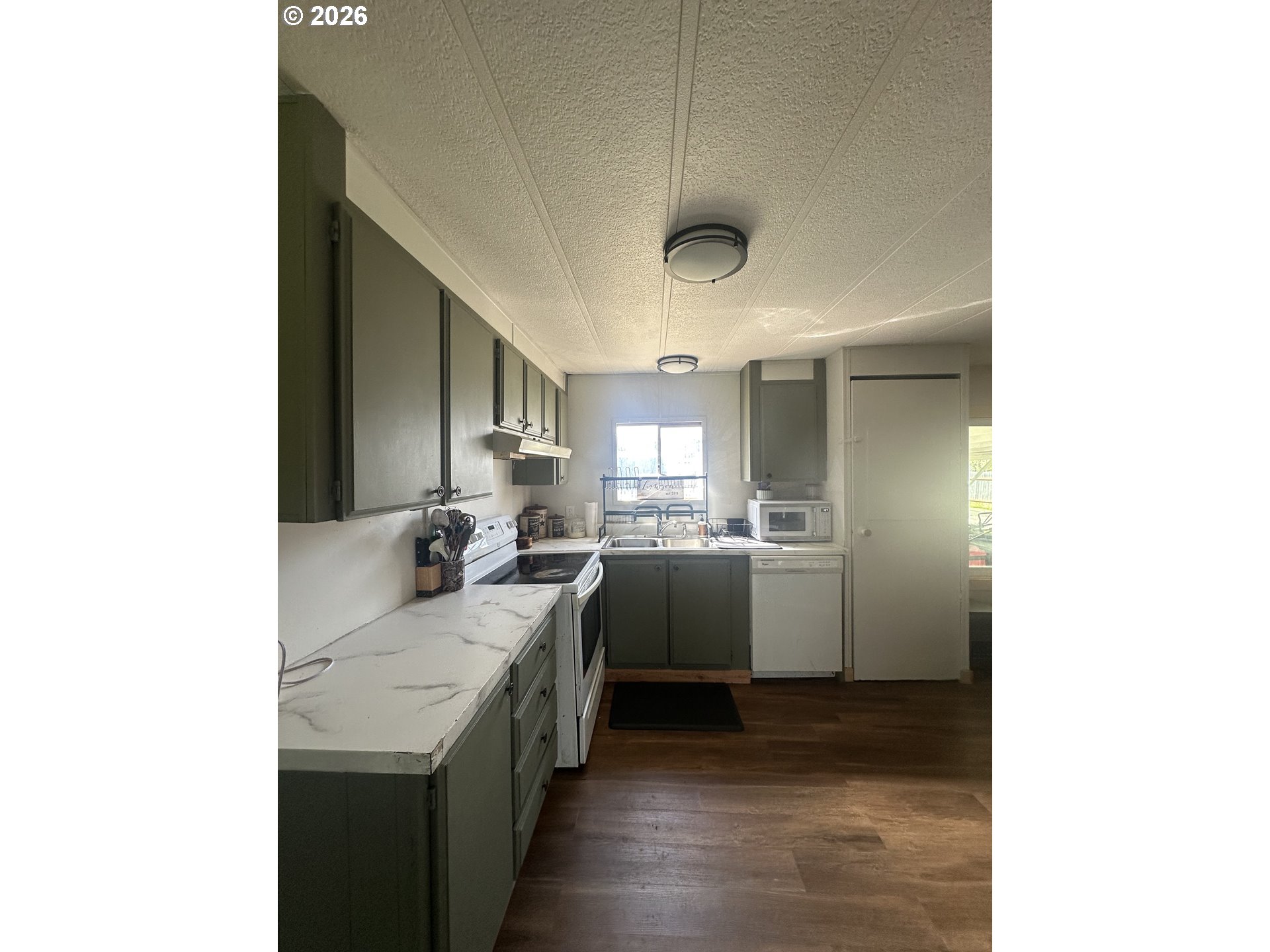 355 N 8th St Property Photo 13