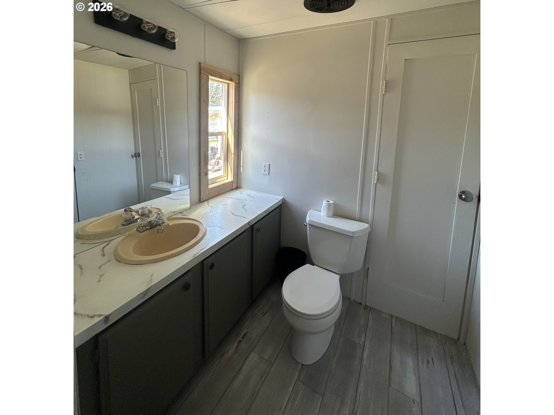 355 N 8th St Property Photo 16