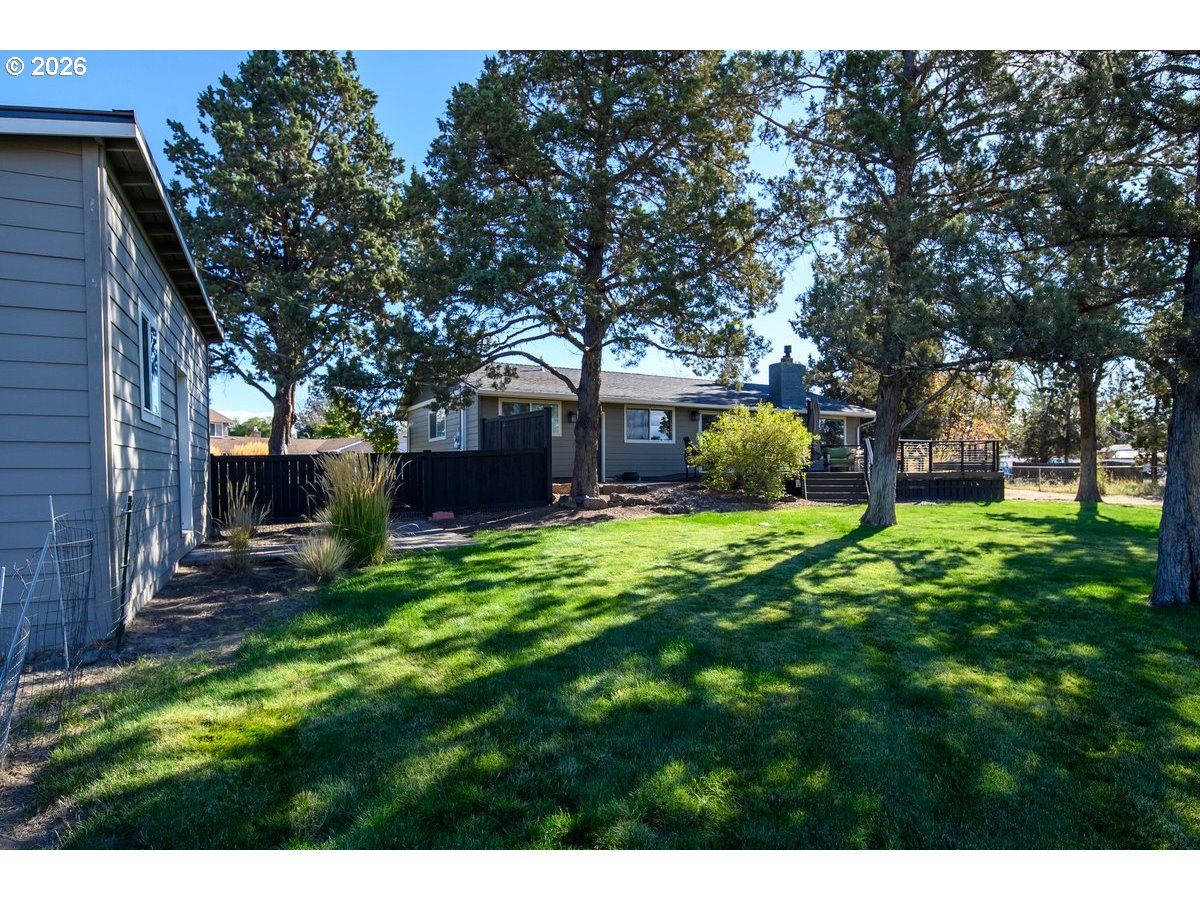 1233 Sw Canyon Dr Property Photo 37