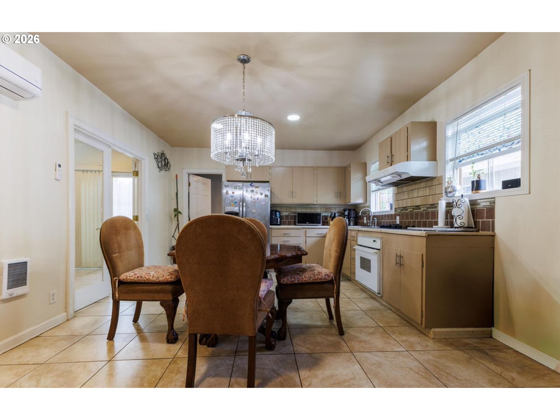 1329 Baker St Property Photo 8