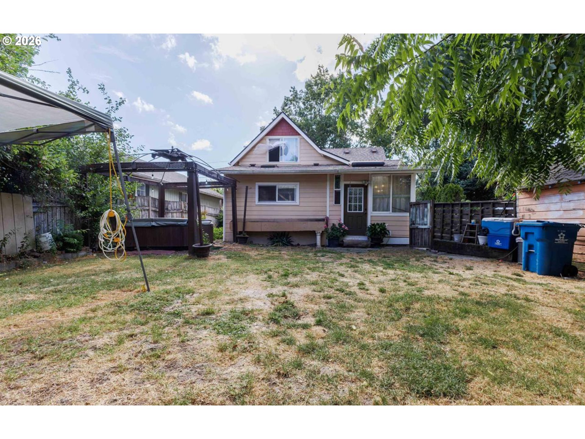 1329 Baker St Property Photo 22