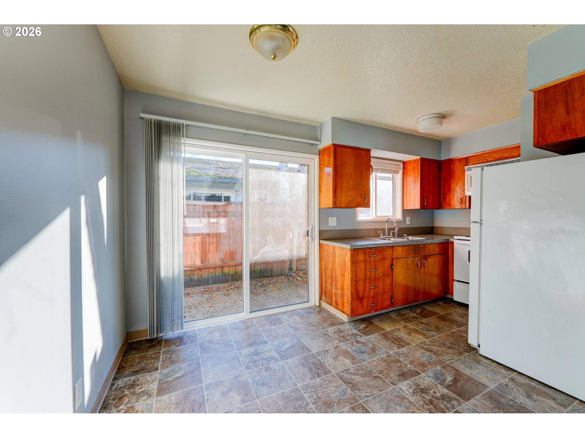 1049 Se Walnut St Property Photo 12