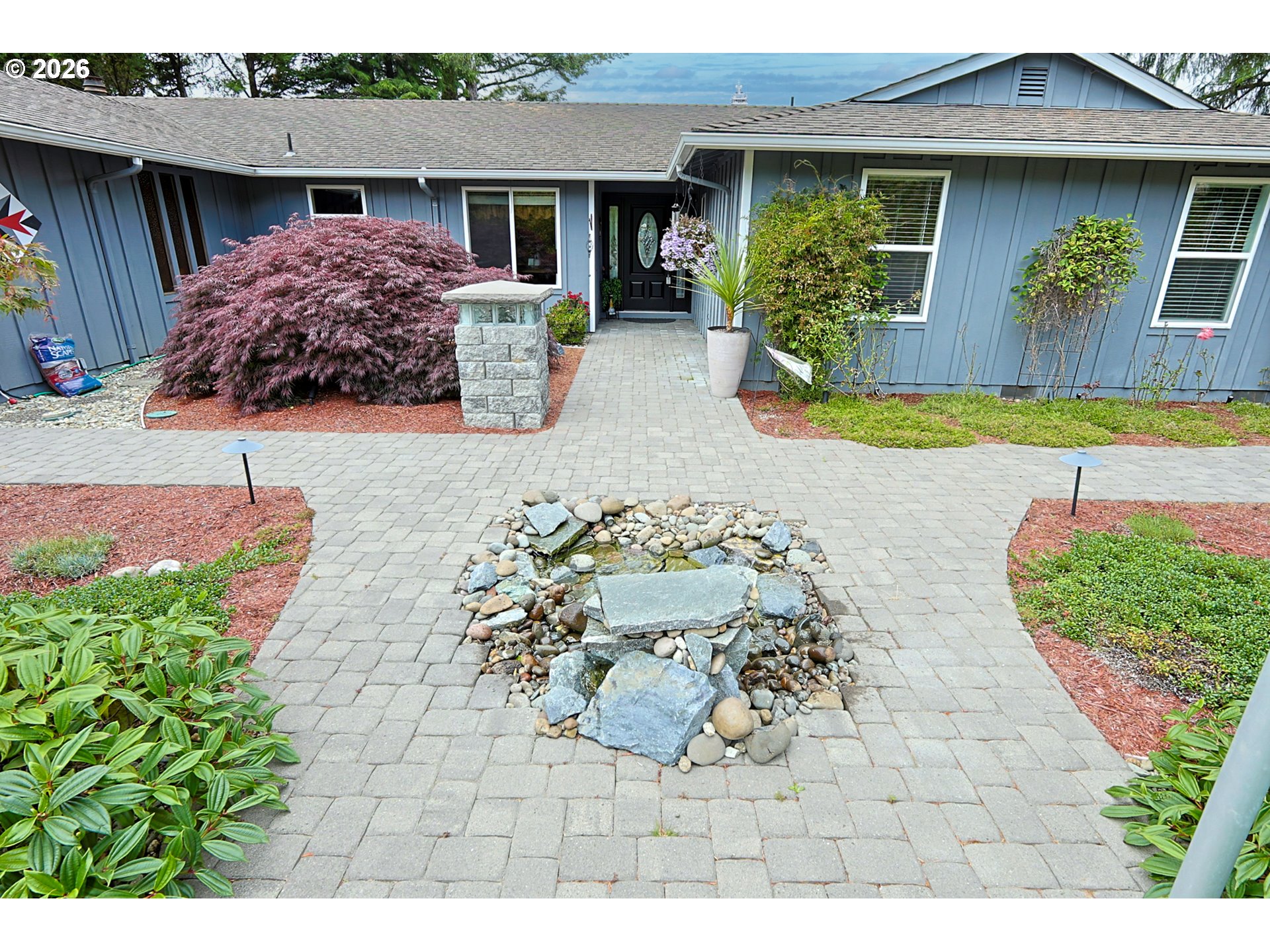 1689 Applewood Dr Property Photo 5