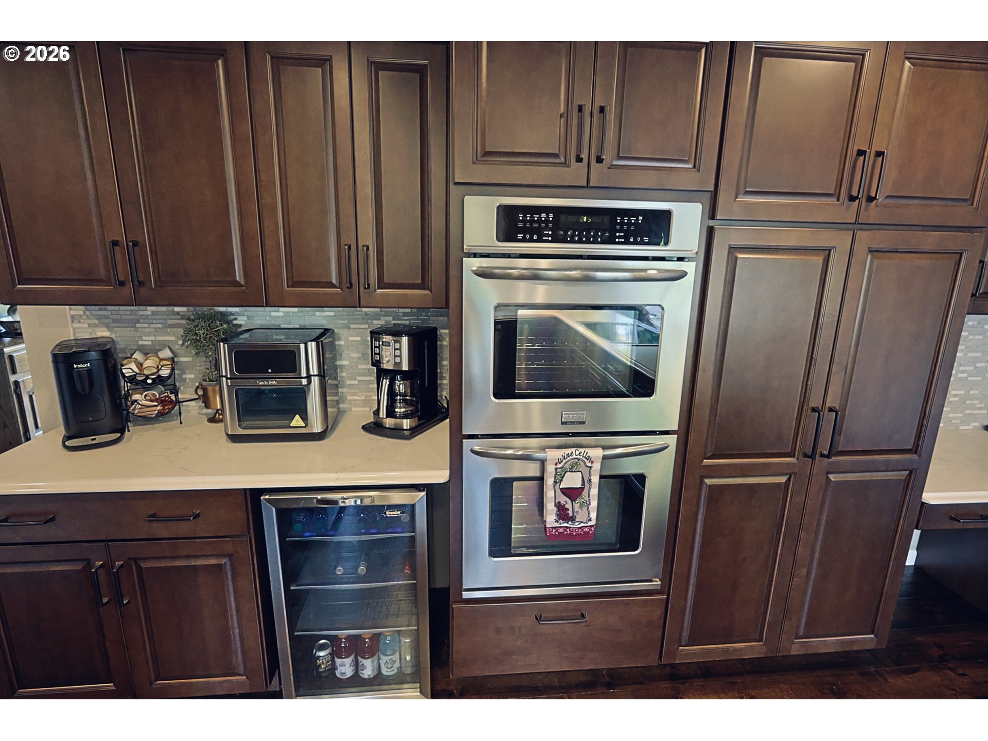1689 Applewood Dr Property Photo 14
