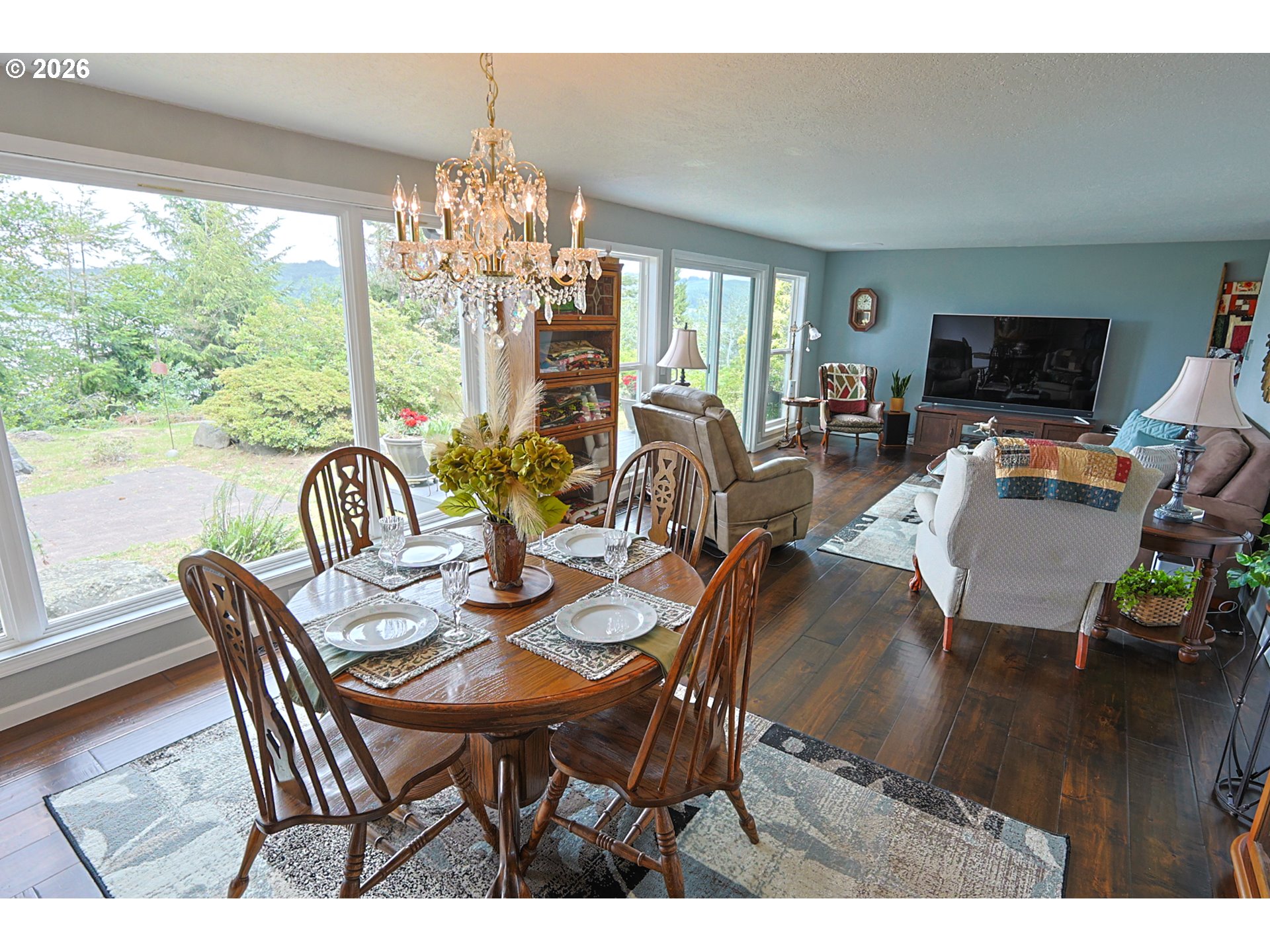 1689 Applewood Dr Property Photo 16