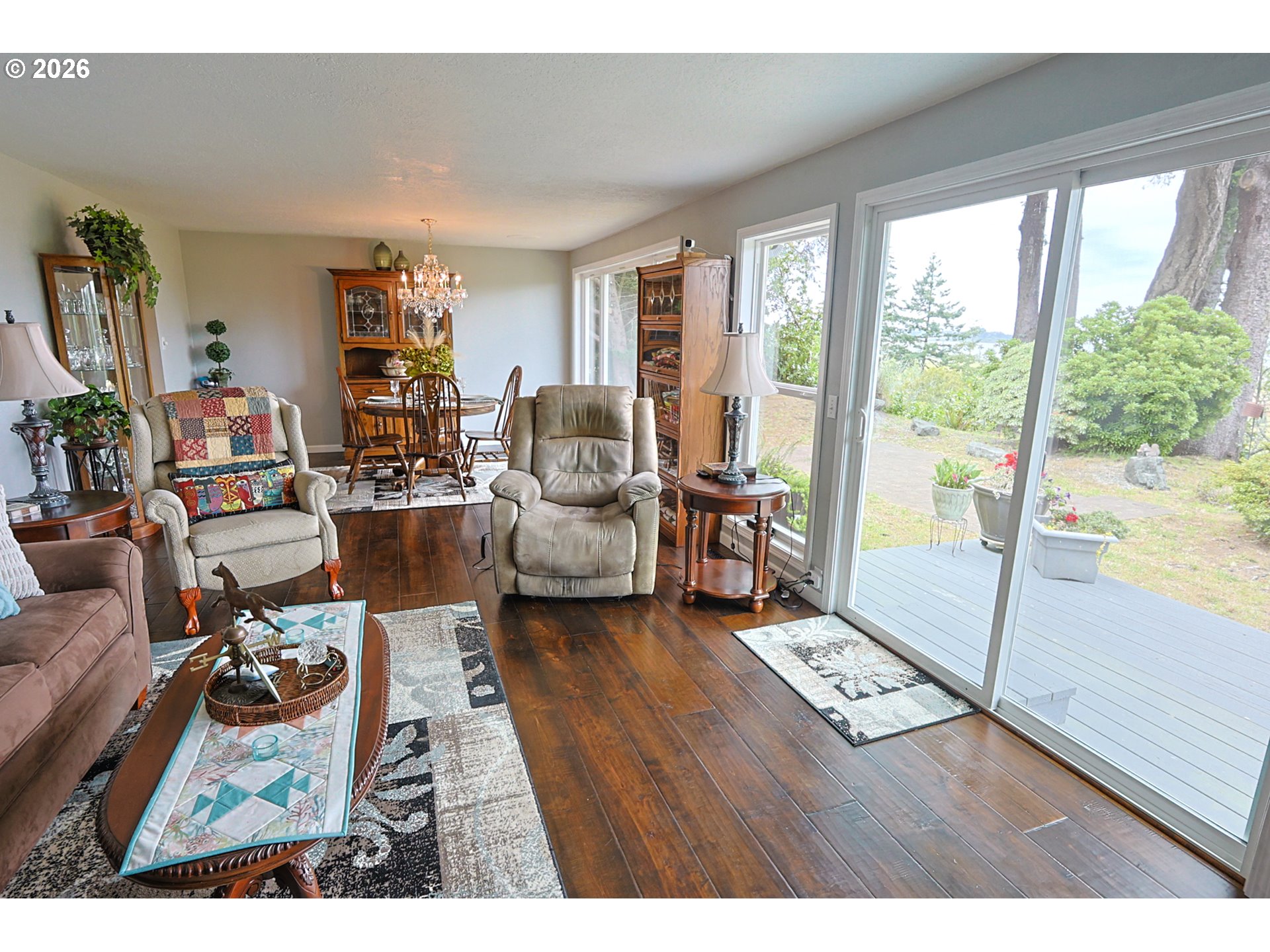 1689 Applewood Dr Property Photo 18