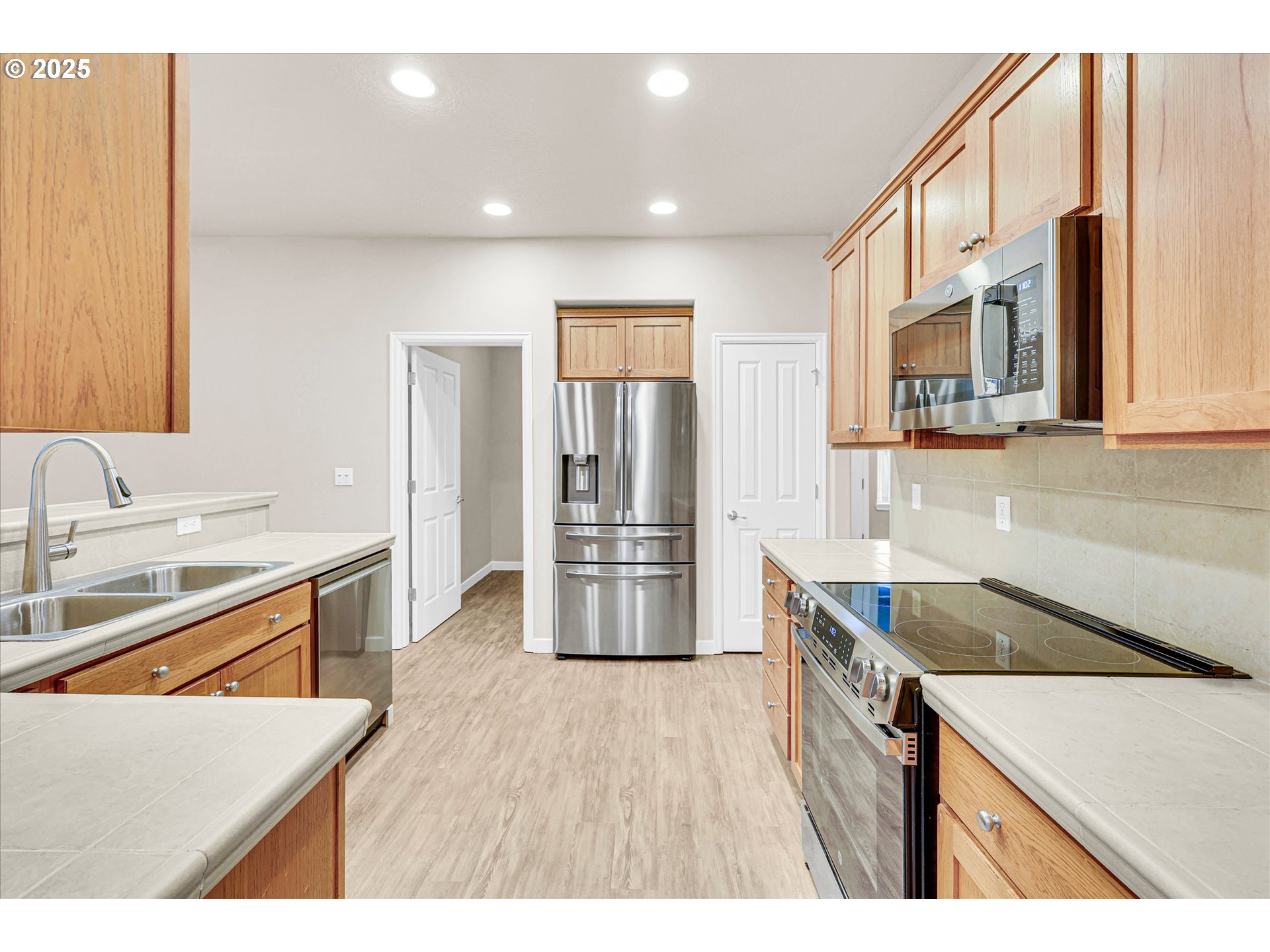 11759 Sw Murre Ter Property Photo 6
