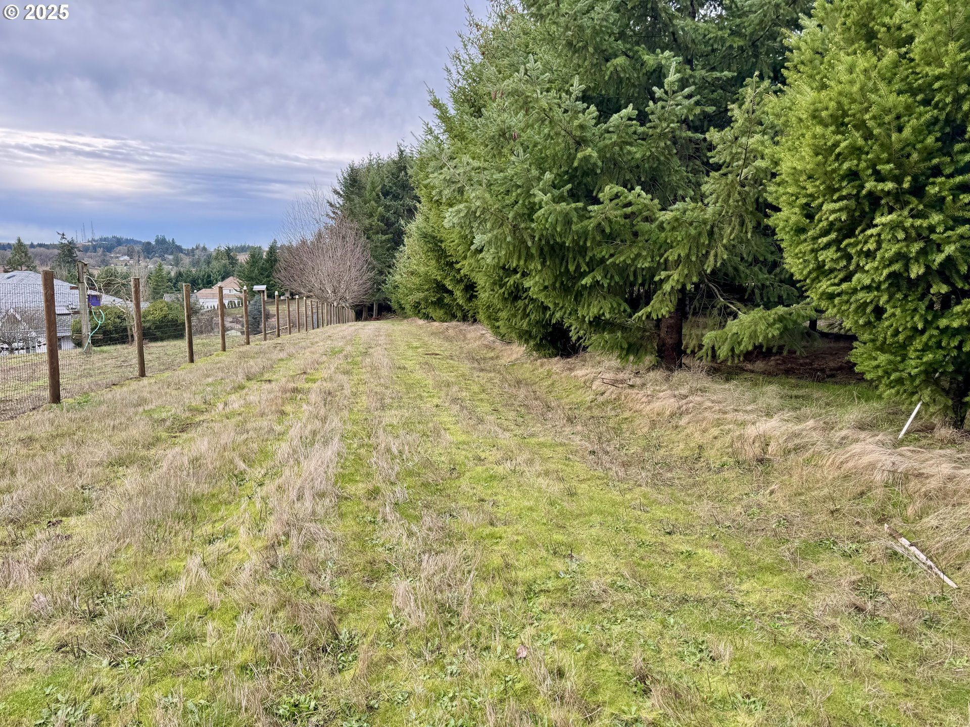 Everett Dr S Property Photo 26