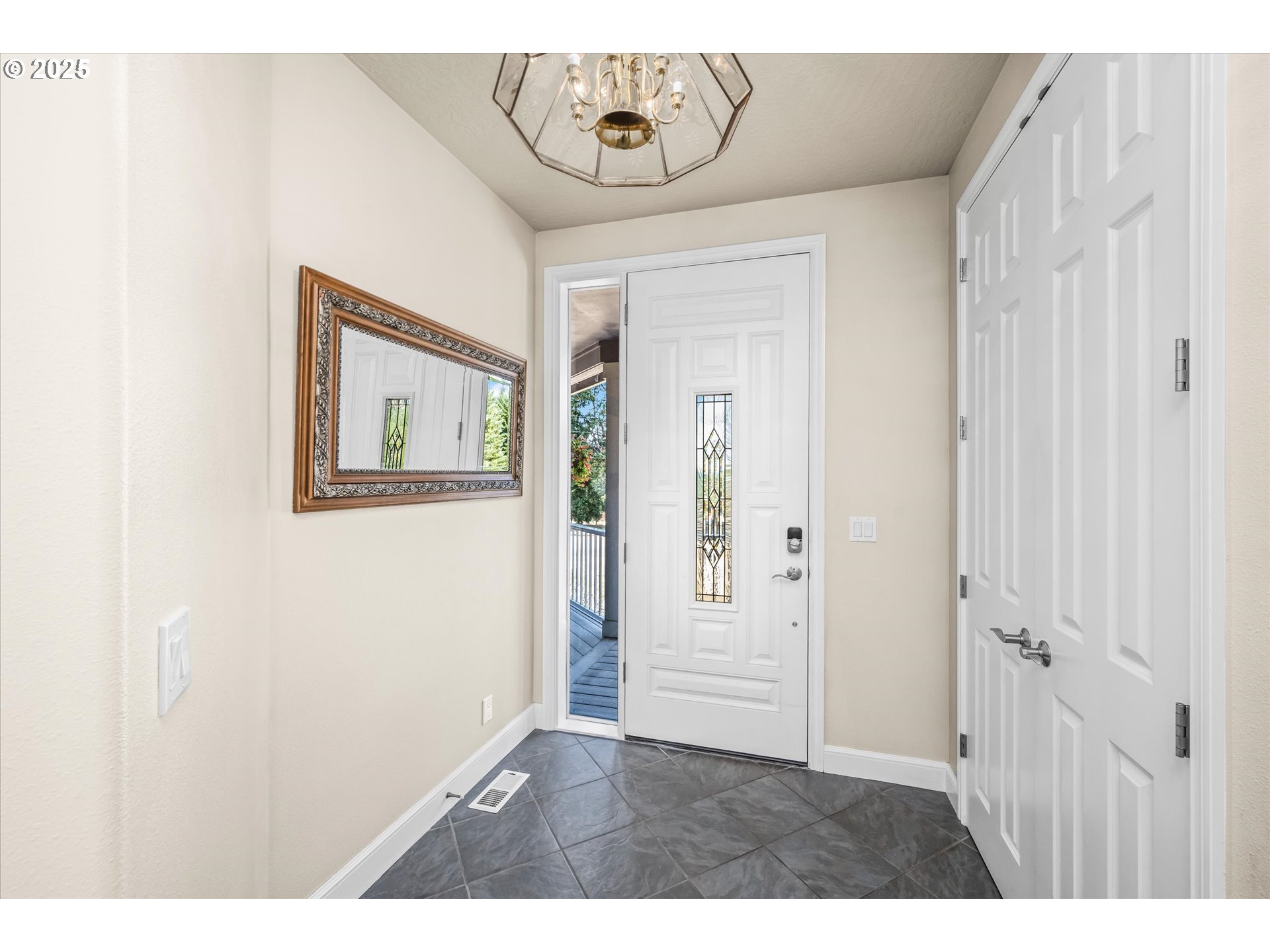 27067 Pickens Rd Property Photo 4