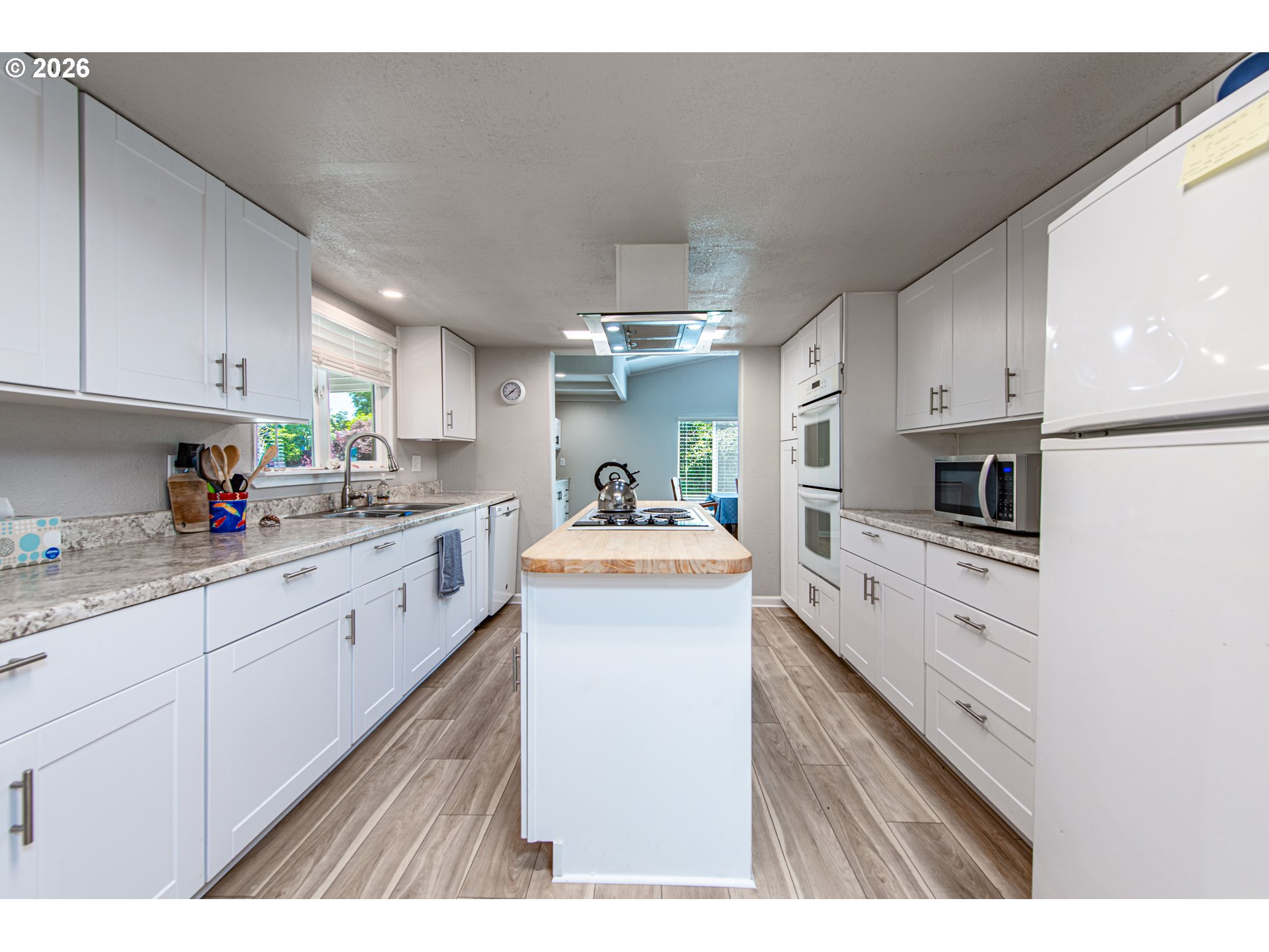 1600 Rhododendron Dr 407 Property Photo 4