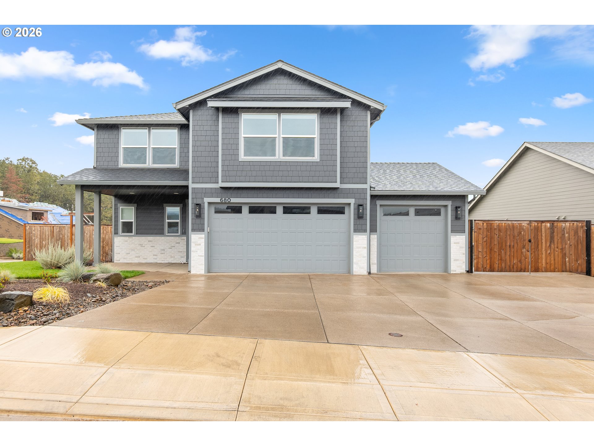 680 Nw Cascade Mountain Dr Property Photo 1