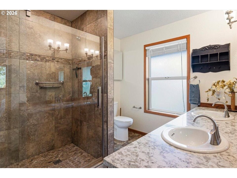 1176 Ne Barnes Rd Property Photo 27