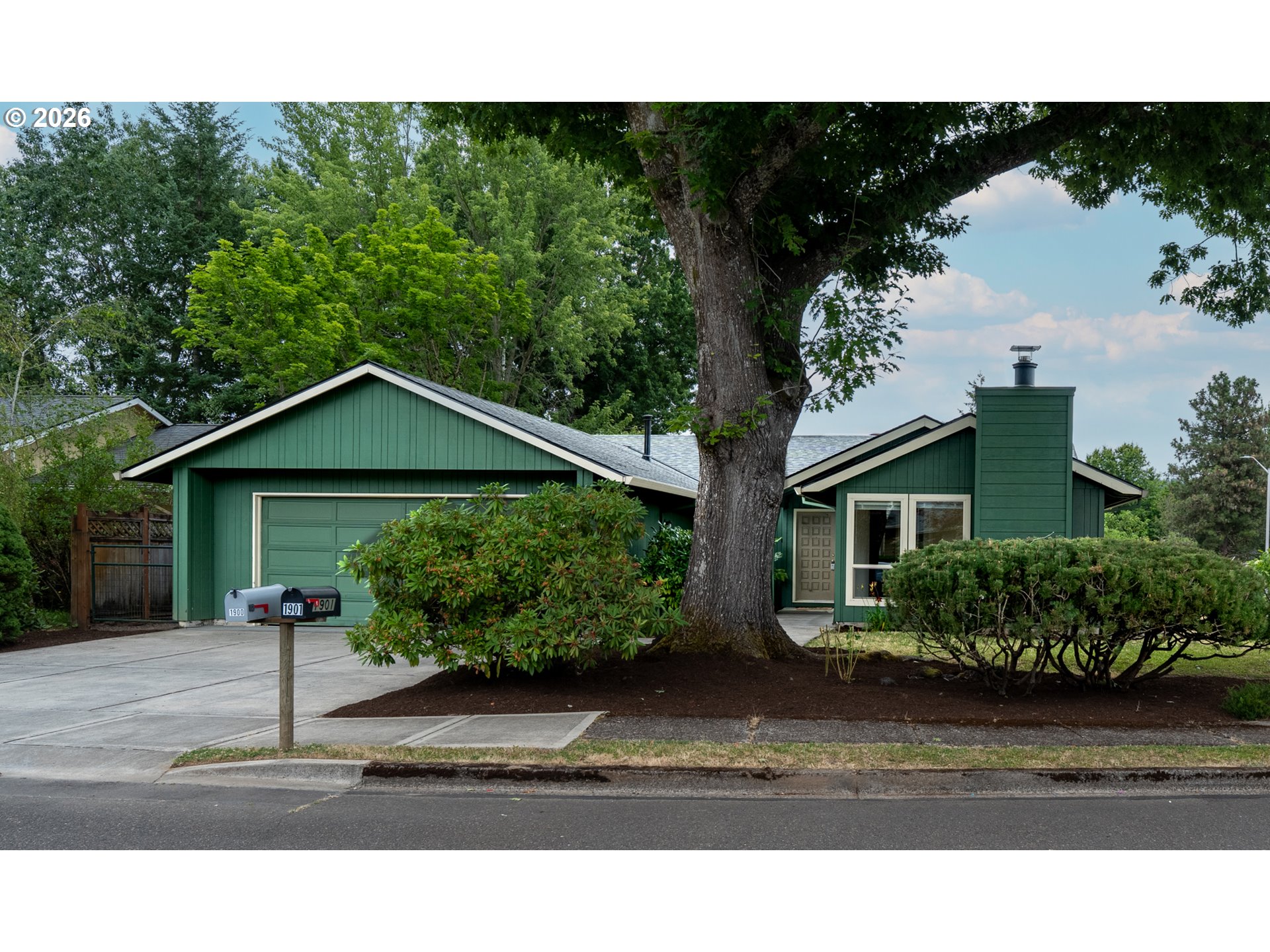 1900 N CEDAR ST Property Photo 1
