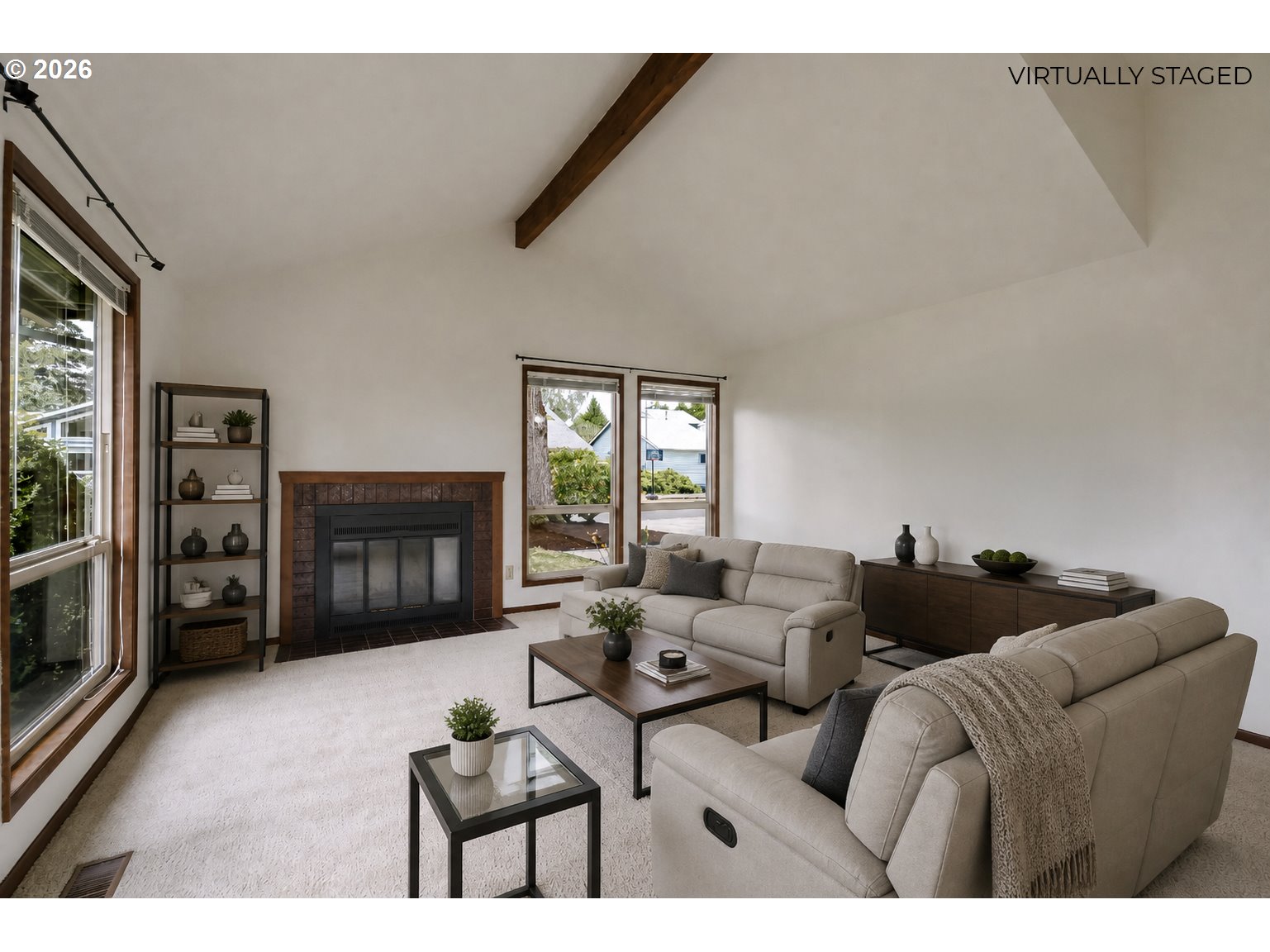 1900 N Cedar St Property Photo 6