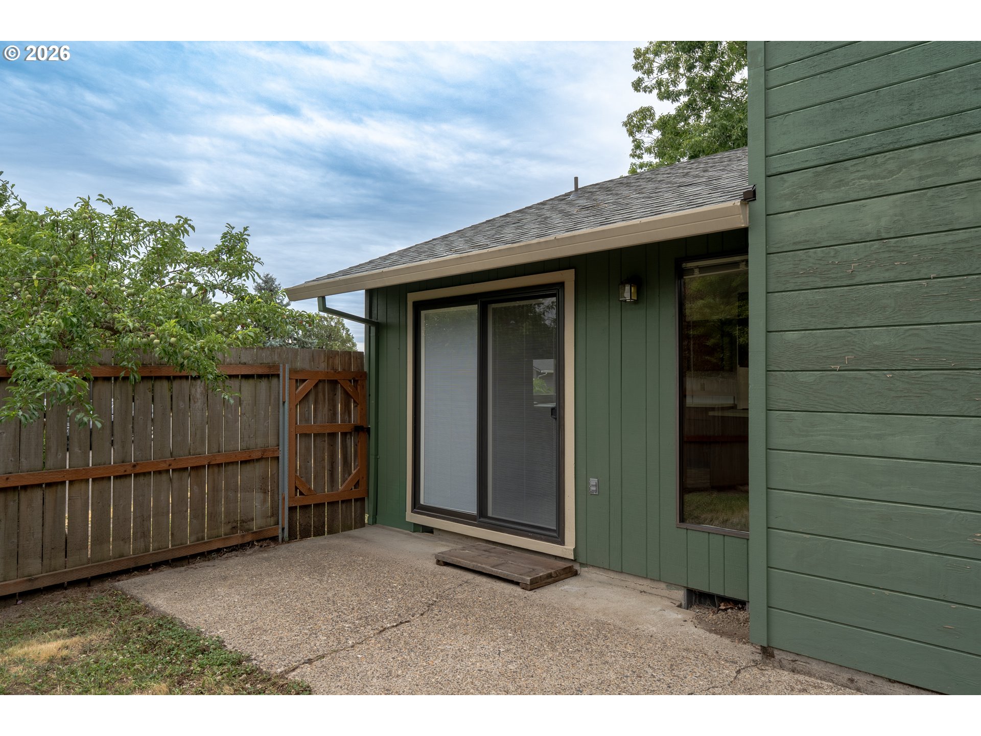 1900 N Cedar St Property Photo 15