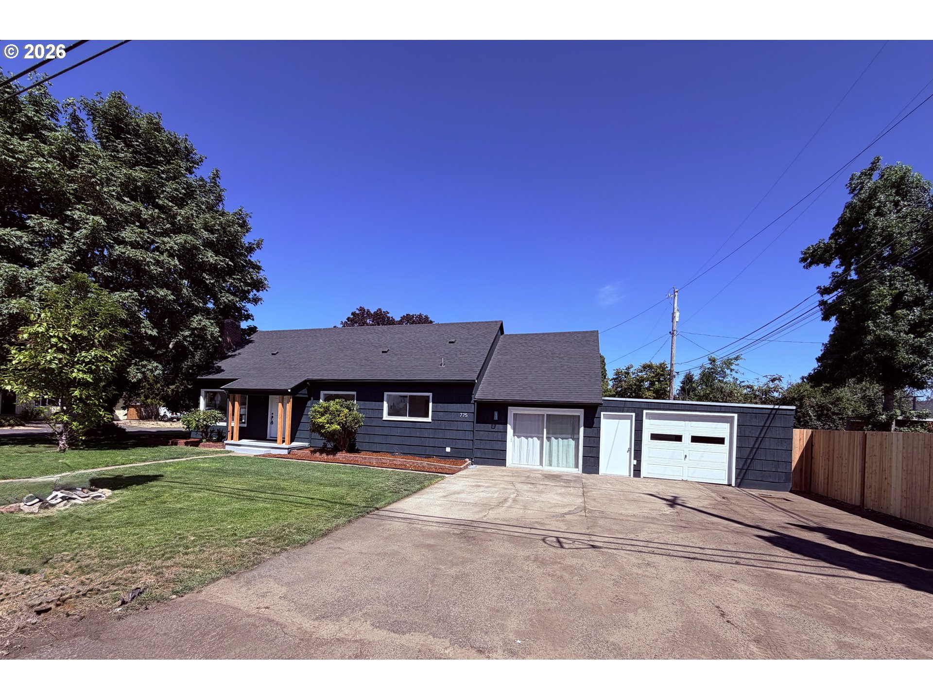 775 HOWARD AVE Property Photo 1