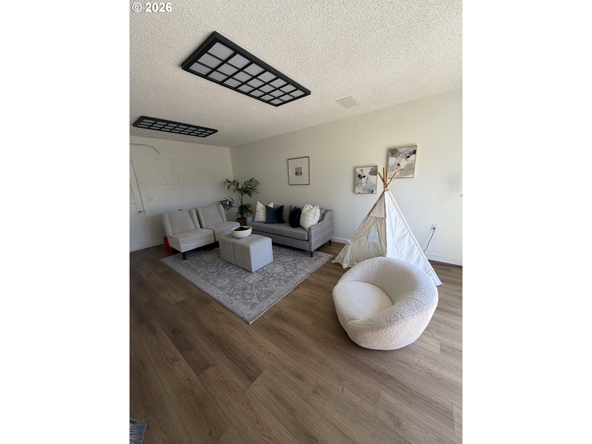 775 Howard Ave Property Photo 6