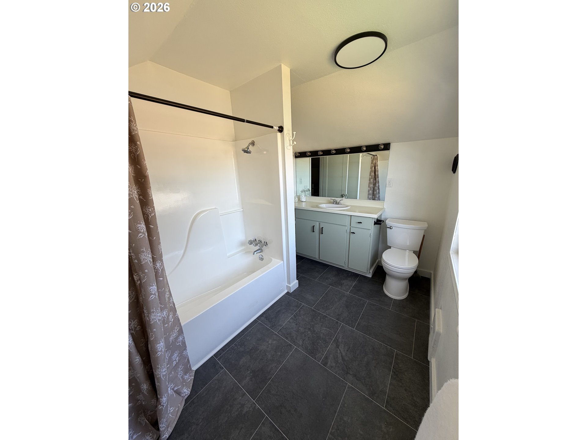 775 Howard Ave Property Photo 18