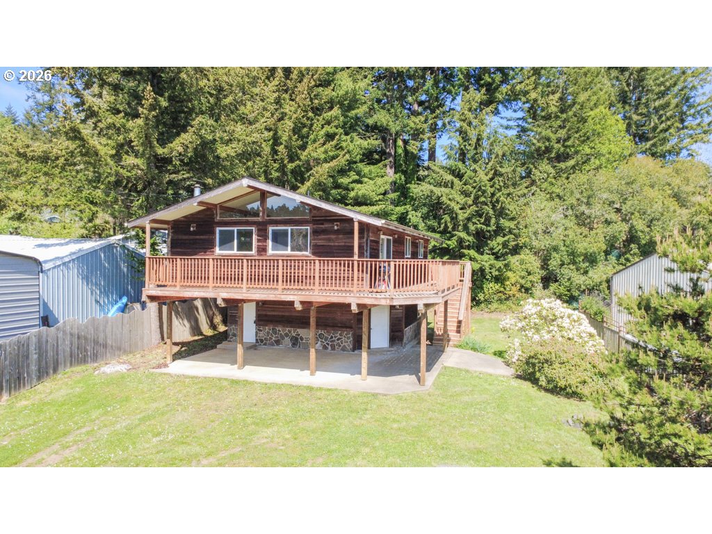 610 Tiara St Property Photo 2